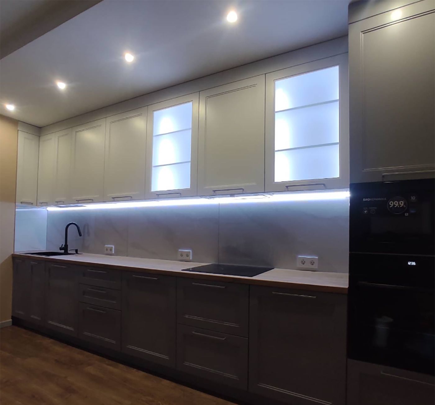 Two-tone framed kitchen